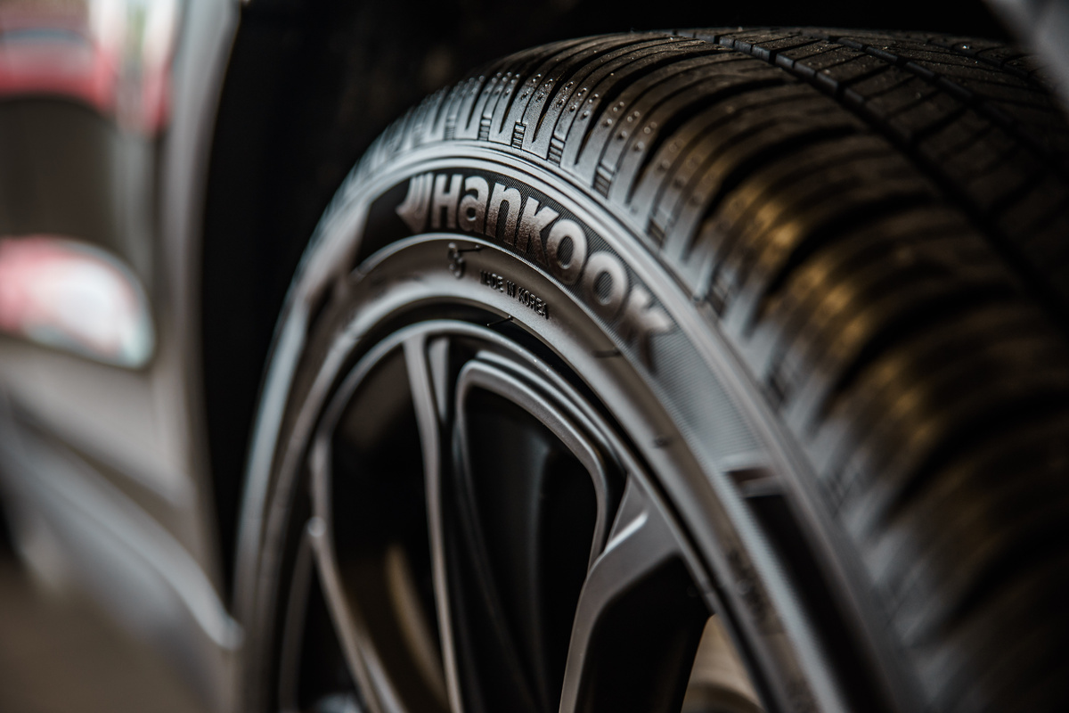 Close-up Photography of Vehicle Wheel and Hankook Tire